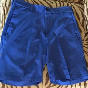 Walter Hagen Men's Vibrant Blue Flat Front Shorts